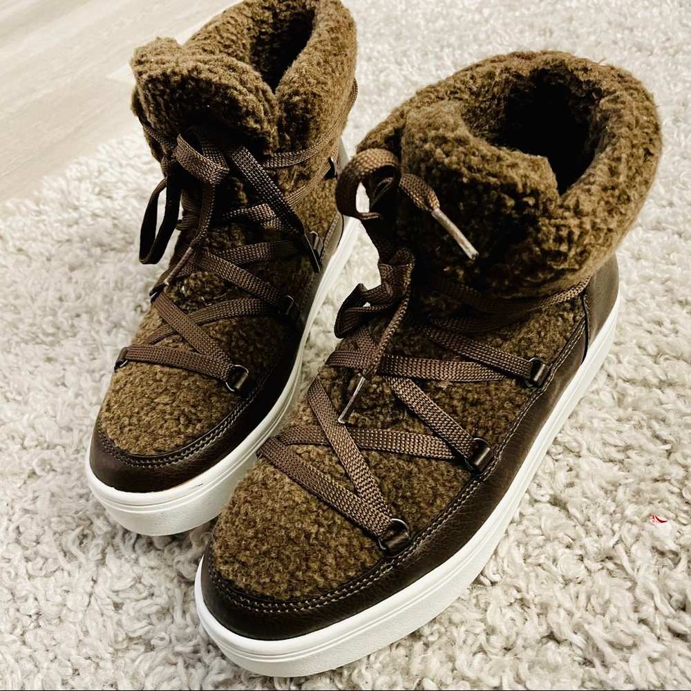 Brown Eskimo Boots